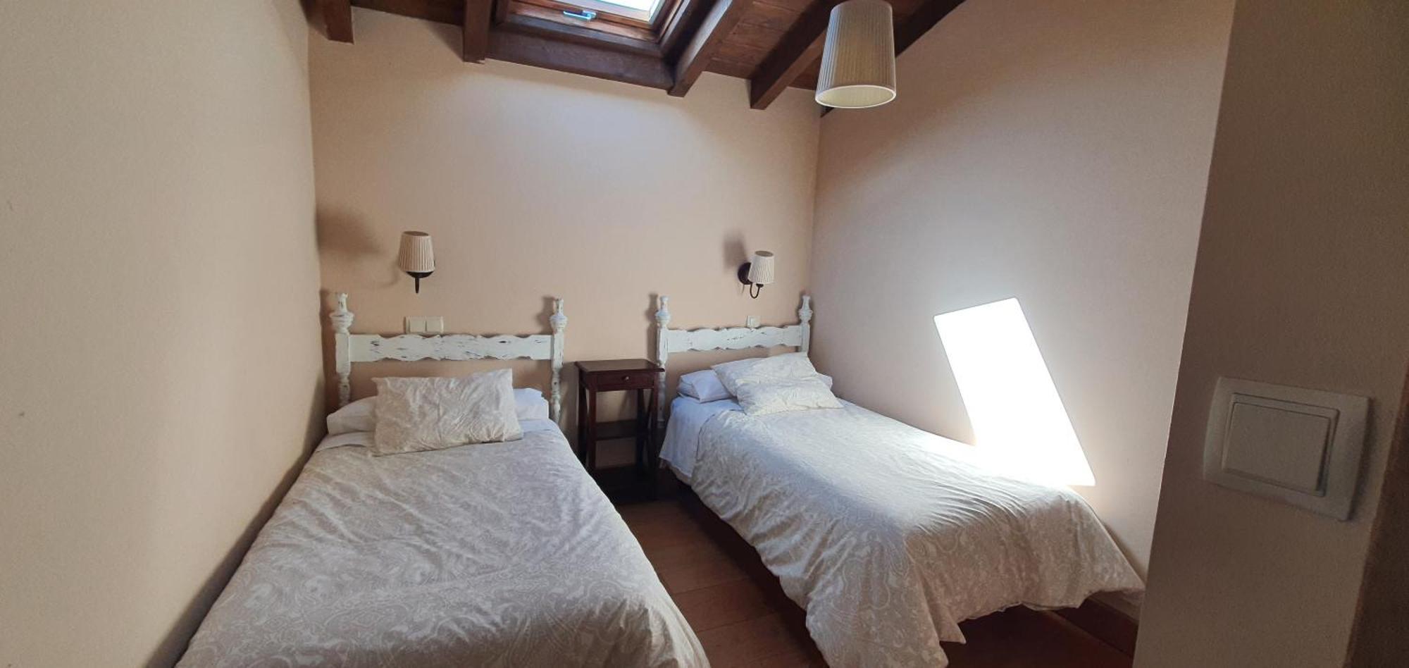Hostal Fuente de Güelo San Bartolomé de Meruelo Exterior foto