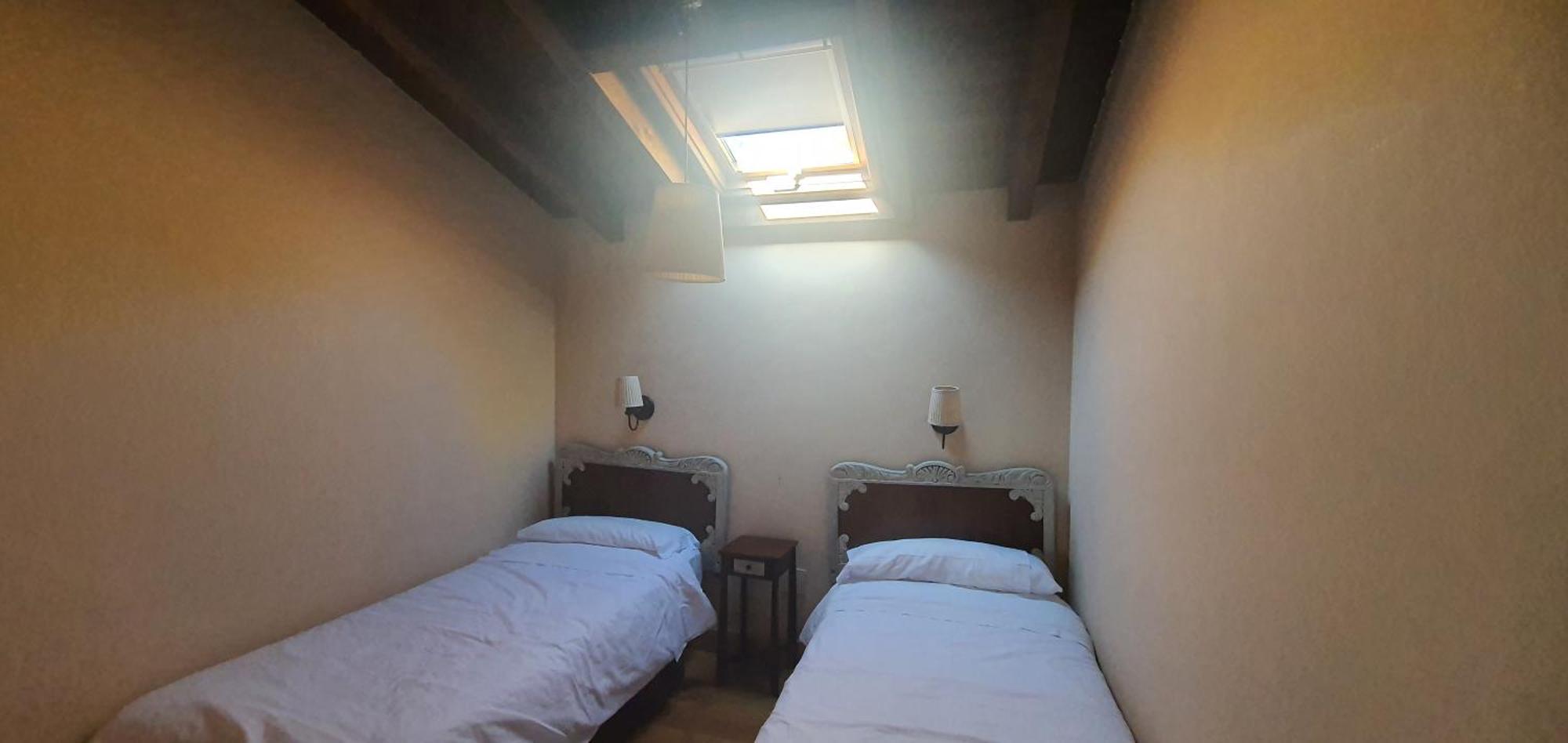 Hostal Fuente de Güelo San Bartolomé de Meruelo Exterior foto