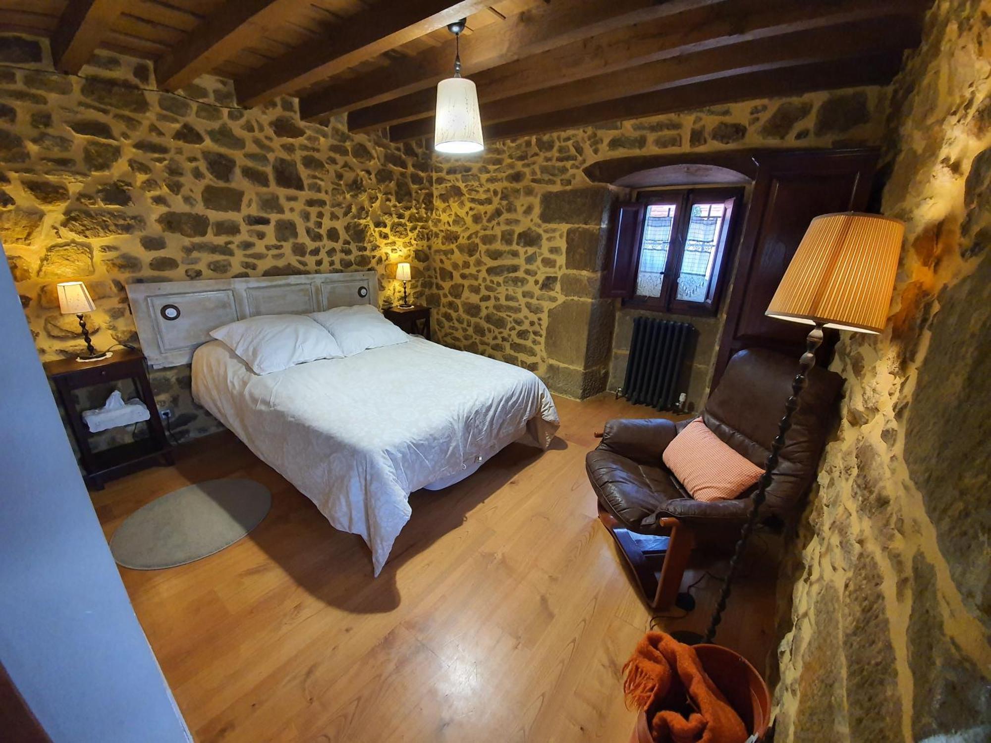 Hostal Fuente de Güelo San Bartolomé de Meruelo Exterior foto