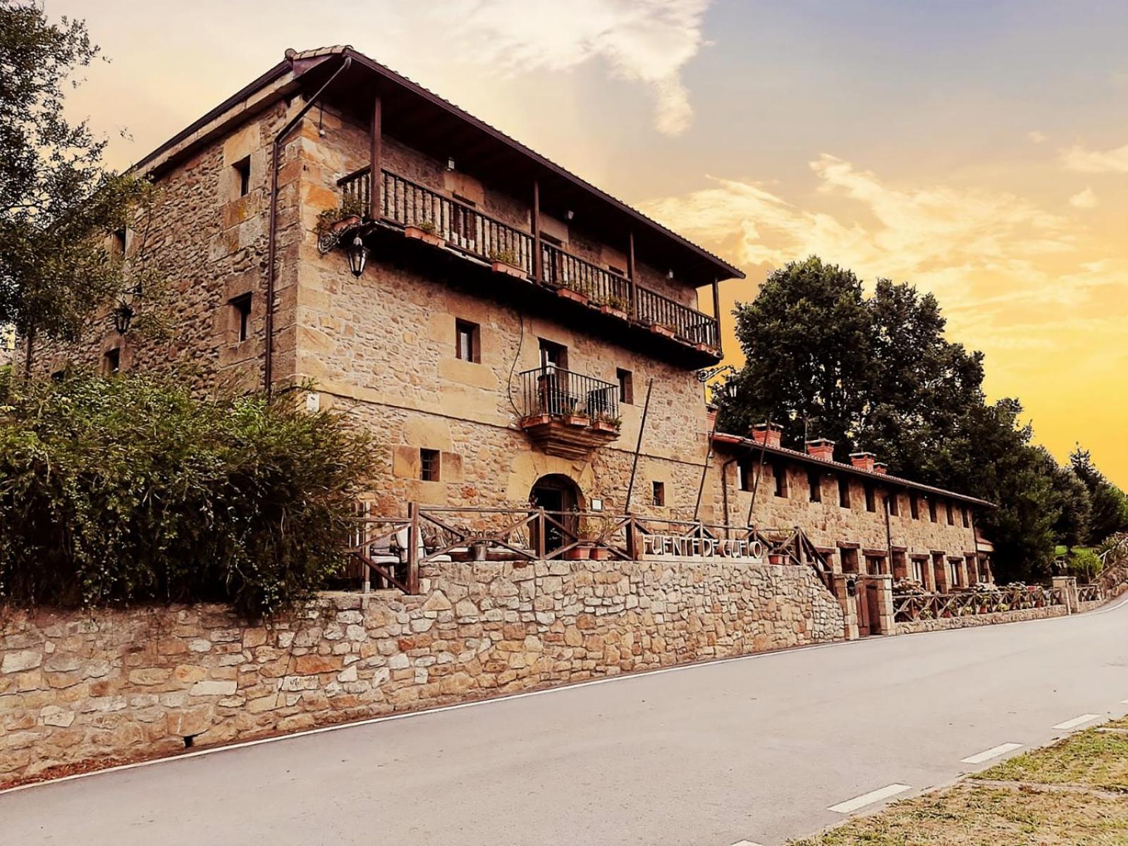 Hostal Fuente de Güelo San Bartolomé de Meruelo Exterior foto